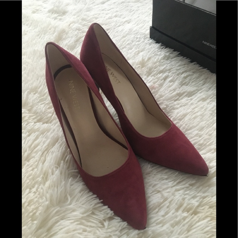 Red Nine West suede pumps